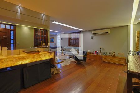 Sala de casa à venda com 4 quartos, 210m² em Ana Lúcia, Belo Horizonte