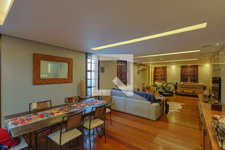 Sala de casa à venda com 4 quartos, 210m² em Ana Lúcia, Belo Horizonte