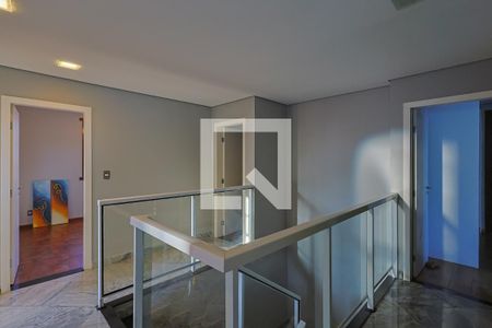 Corredor de casa à venda com 4 quartos, 210m² em Ana Lúcia, Belo Horizonte