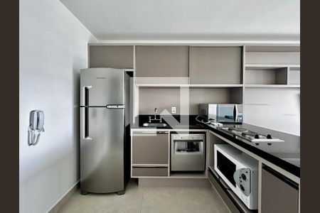 Cozinha  de apartamento para alugar com 1 quarto, 42m² em Campo Belo, São Paulo