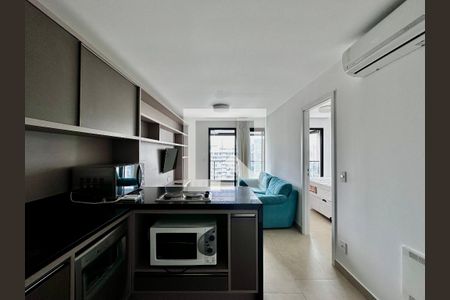 Cozinha  de apartamento para alugar com 1 quarto, 42m² em Campo Belo, São Paulo