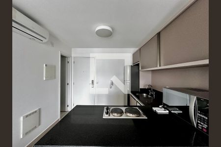 Cozinha  de apartamento para alugar com 1 quarto, 42m² em Campo Belo, São Paulo