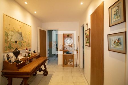 Hall de entrada de apartamento à venda com 3 quartos, 220m² em Copacabana, Rio de Janeiro