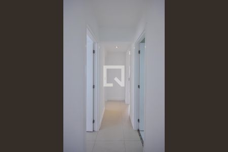 Corredor de apartamento para alugar com 3 quartos, 69m² em Vila Suzana, São Paulo