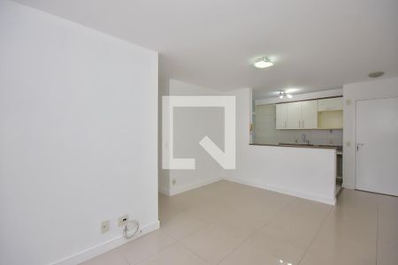 Sala de apartamento para alugar com 3 quartos, 69m² em Vila Suzana, São Paulo