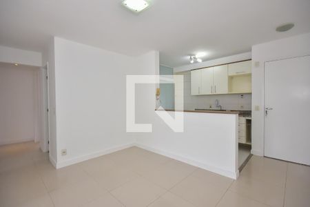 Sala de apartamento para alugar com 3 quartos, 69m² em Vila Suzana, São Paulo