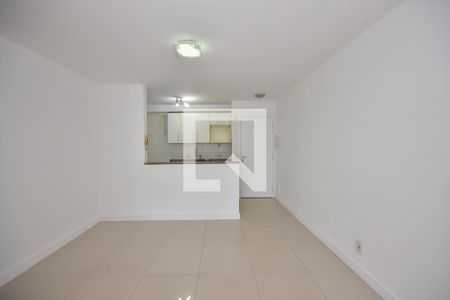 Sala de apartamento para alugar com 3 quartos, 69m² em Vila Suzana, São Paulo