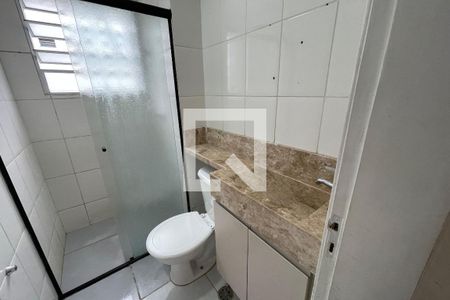 Banheiro de apartamento para alugar com 2 quartos, 52m² em Vila Urupes, Suzano