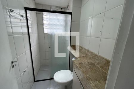 Banheiro de apartamento para alugar com 2 quartos, 52m² em Vila Urupes, Suzano