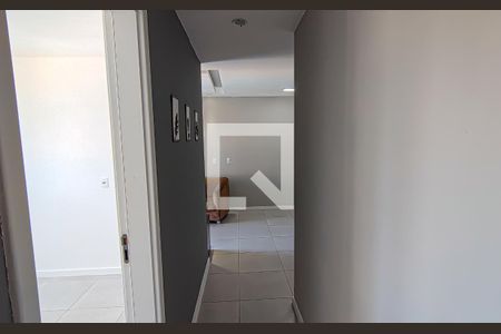 corredor de apartamento para alugar com 2 quartos, 52m² em Taquara, Rio de Janeiro