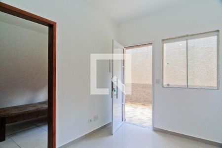 Sala de apartamento para alugar com 2 quartos, 40m² em Jardim Mangalot, São Paulo