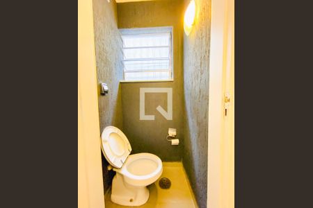 lavabo de casa para alugar com 4 quartos, 120m² em Vila Adalgisa, São Paulo