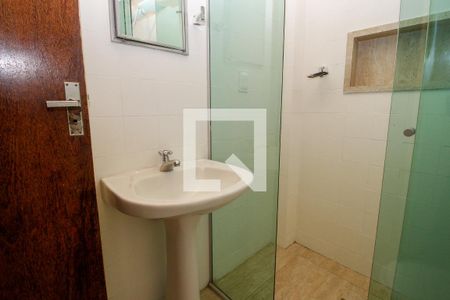 Banheiro de apartamento à venda com 1 quarto, 40m² em Floresta, Belo Horizonte