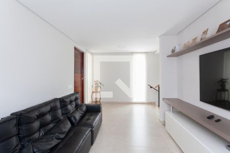 Sala de casa à venda com 5 quartos, 300m² em Carlos Prates, Belo Horizonte