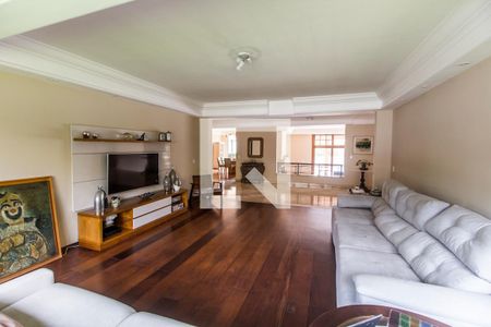 Sala de TV de casa de condomínio à venda com 4 quartos, 1300m² em Alphaville, Santana de Parnaíba