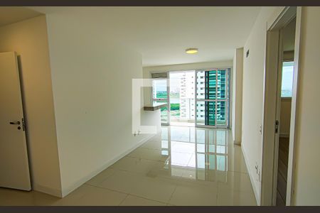 sala de apartamento para alugar com 2 quartos, 79m² em Camorim, Rio de Janeiro