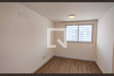 quarto 1 suite de apartamento para alugar com 2 quartos, 79m² em Camorim, Rio de Janeiro