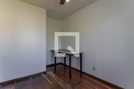 Quarto 1 de apartamento para alugar com 2 quartos, 56m² em Jardim Sabará, Porto Alegre