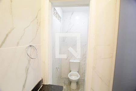 Banheiro do Quarto 1 de casa para alugar com 4 quartos, 300m² em Saraiva, Uberlândia