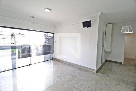 Sala de casa para alugar com 4 quartos, 300m² em Saraiva, Uberlândia