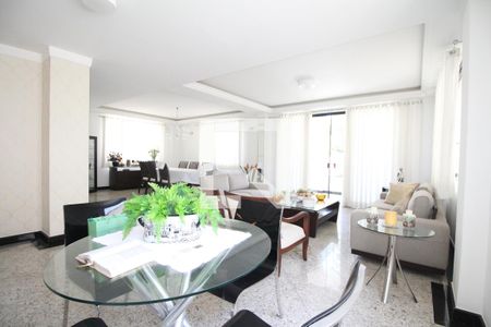 Sala 1 de casa para alugar com 4 quartos, 300m² em Horto Florestal, Salvador