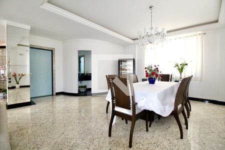 Sala 1 de casa para alugar com 4 quartos, 300m² em Horto Florestal, Salvador