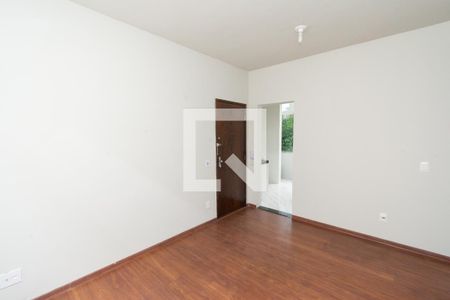 Sala de apartamento à venda com 3 quartos, 60m² em Padre Eustáquio, Belo Horizonte