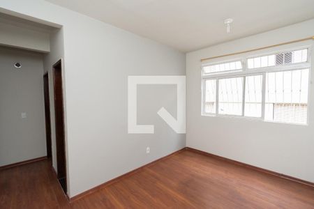 Sala de apartamento à venda com 3 quartos, 60m² em Padre Eustáquio, Belo Horizonte