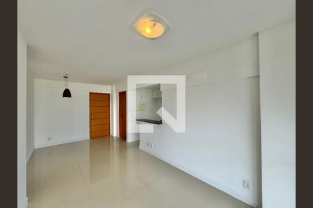 Sala de apartamento para alugar com 2 quartos, 72m² em Recreio dos Bandeirantes, Rio de Janeiro