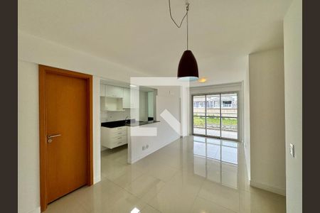 Sala de apartamento para alugar com 2 quartos, 72m² em Recreio dos Bandeirantes, Rio de Janeiro