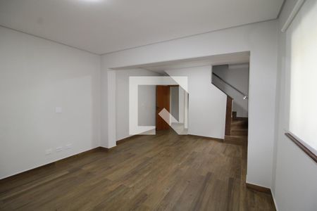 Sala de casa para alugar com 3 quartos, 190m² em Vila Ester (zona Norte), São Paulo