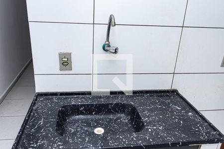 Sala e cozinha de apartamento para alugar com 2 quartos, 50m² em Jardim Mangalot, São Paulo