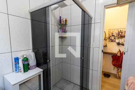 Banheiro de apartamento à venda com 1 quarto, 29m² em Menino Deus, Porto Alegre