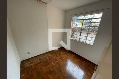 Quarto de casa à venda com 3 quartos, 260m² em Nova Floresta, Belo Horizonte