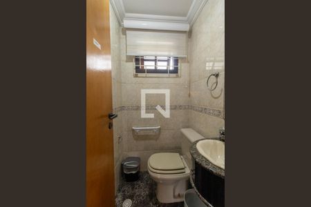 Lavabo de casa para alugar com 5 quartos, 350m² em Xaxim, Curitiba