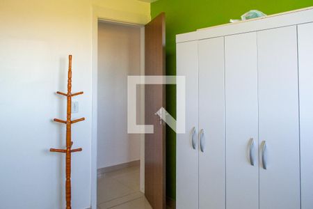 Quarto 1 de apartamento para alugar com 2 quartos, 45m² em Campo Novo, Porto Alegre