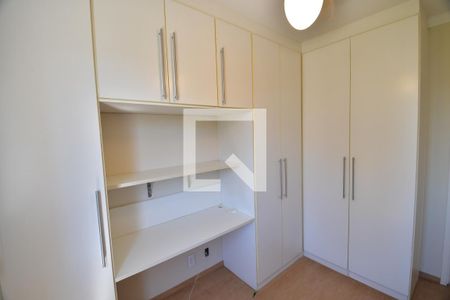 Quarto 1 - Armários de apartamento para alugar com 2 quartos, 60m² em Vila Nova Teixeira, Campinas