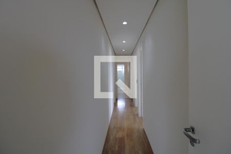 Corredor entre as suítes de apartamento à venda com 3 quartos, 149m² em Campo Grande, São Paulo