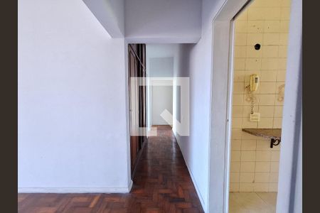 Corredor de apartamento à venda com 3 quartos, 125m² em Laranjeiras, Rio de Janeiro