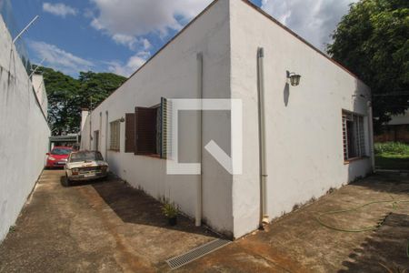 Casa à venda com 820m², 4 quartos e 8 vagas Casa à venda com 820m², 4 quartos e 8 vagasÁrea comum