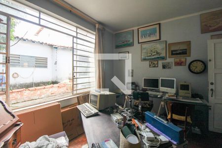 Casa à venda com 820m², 4 quartos e 8 vagas Casa à venda com 820m², 4 quartos e 8 vagasQuarto 2