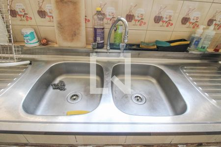 Casa à venda com 820m², 4 quartos e 8 vagas Casa à venda com 820m², 4 quartos e 8 vagasCozinha