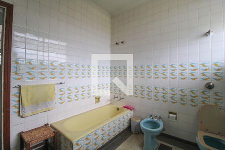 Casa à venda com 820m², 4 quartos e 8 vagas Casa à venda com 820m², 4 quartos e 8 vagasBanheiro