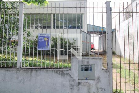 Casa à venda com 820m², 4 quartos e 8 vagas Casa à venda com 820m², 4 quartos e 8 vagasFachada