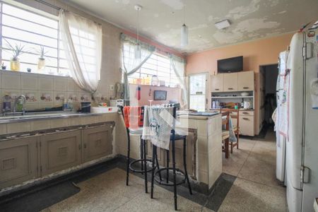 Casa à venda com 820m², 4 quartos e 8 vagas Casa à venda com 820m², 4 quartos e 8 vagasCozinha