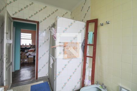 Casa à venda com 820m², 4 quartos e 8 vagas Casa à venda com 820m², 4 quartos e 8 vagasBanheiro