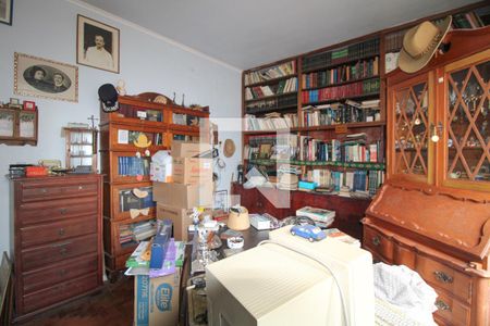 Casa à venda com 820m², 4 quartos e 8 vagas Casa à venda com 820m², 4 quartos e 8 vagasQuarto 2