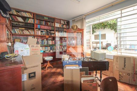 Casa à venda com 820m², 4 quartos e 8 vagas Casa à venda com 820m², 4 quartos e 8 vagasQuarto 2