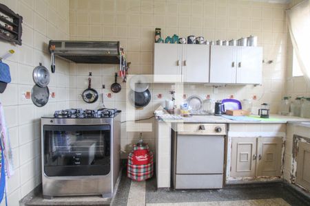 Casa à venda com 820m², 4 quartos e 8 vagas Casa à venda com 820m², 4 quartos e 8 vagasCozinha