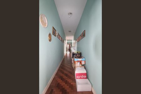 Casa à venda com 820m², 4 quartos e 8 vagas Casa à venda com 820m², 4 quartos e 8 vagasCorredor